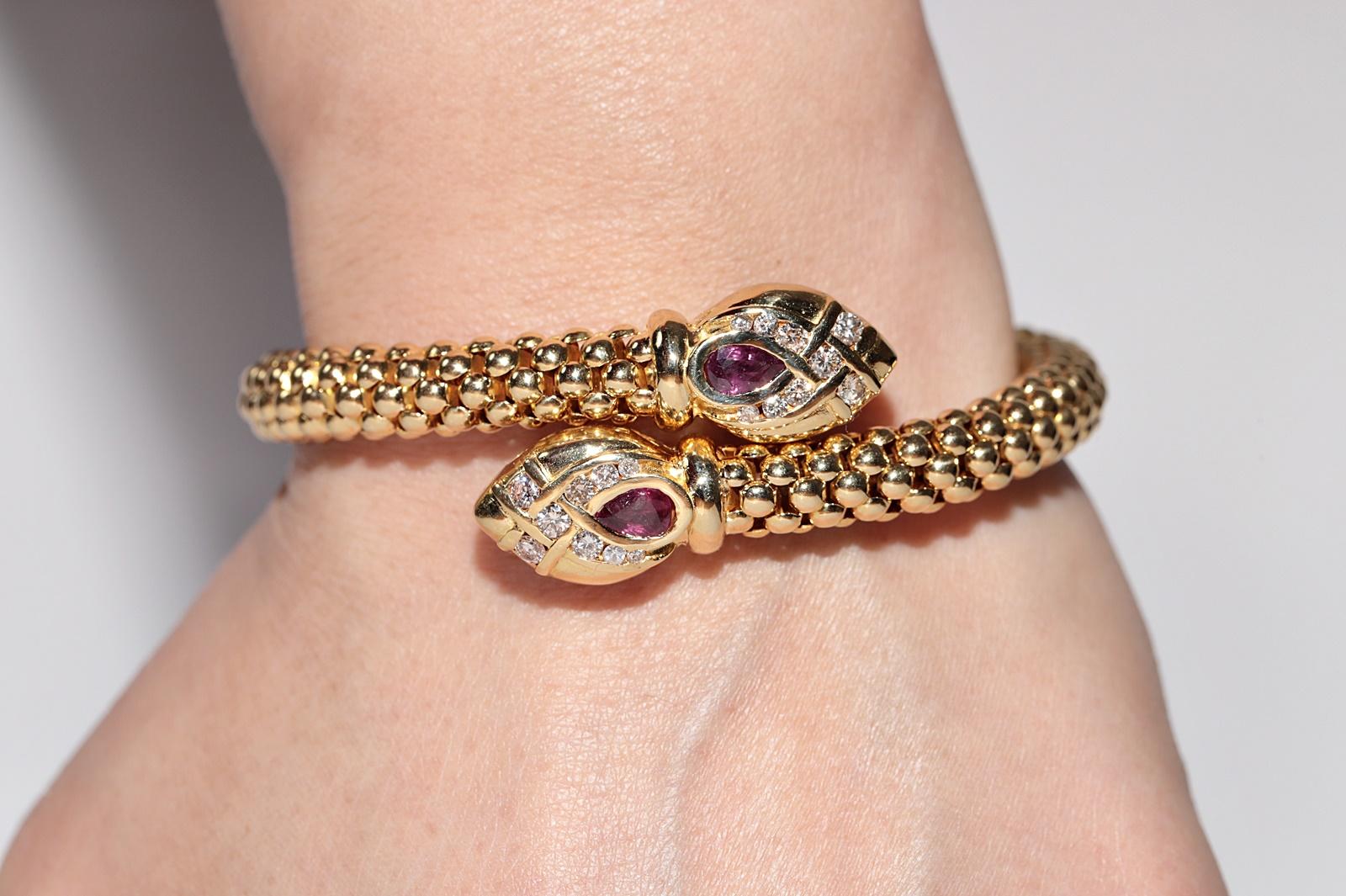 Vintage Circa 1990er Jahre 18k Gold natürlicher Diamant und Rubin verziertes Schlangenarmband im Angebot 13