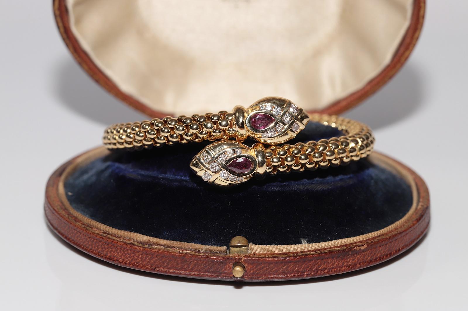 In sehr gutem Zustand.
Das Gesamtgewicht beträgt 48.2 Gramm.
Insgesamt ist Diamant 0,60 ct.
Der Diamant hat die Farbe I und die Reinheit vs-s1.
Insgesamt ist Rubin 1.50 ct.
Die Box ist nicht enthalten.
Bitte kontaktieren Sie uns bei Fragen.