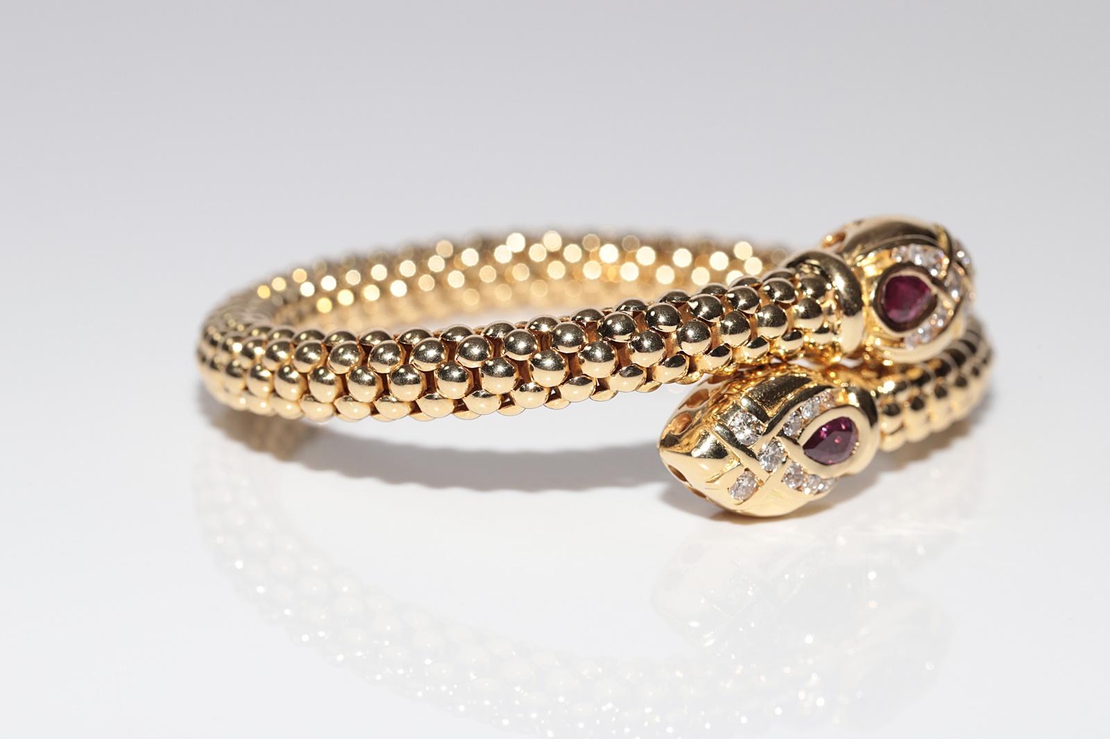 Vintage Circa 1990er Jahre 18k Gold natürlicher Diamant und Rubin verziertes Schlangenarmband im Angebot 2