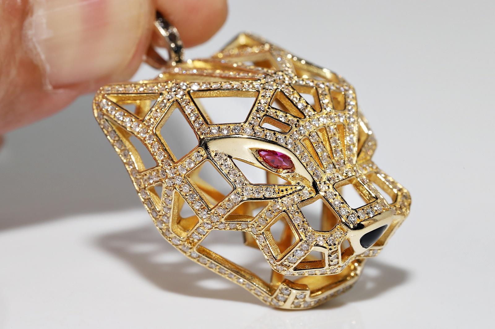 Vintage Circa 1990s 18k Gold Natural Diamond And Ruby Leopard Head Pendant For Sale 4