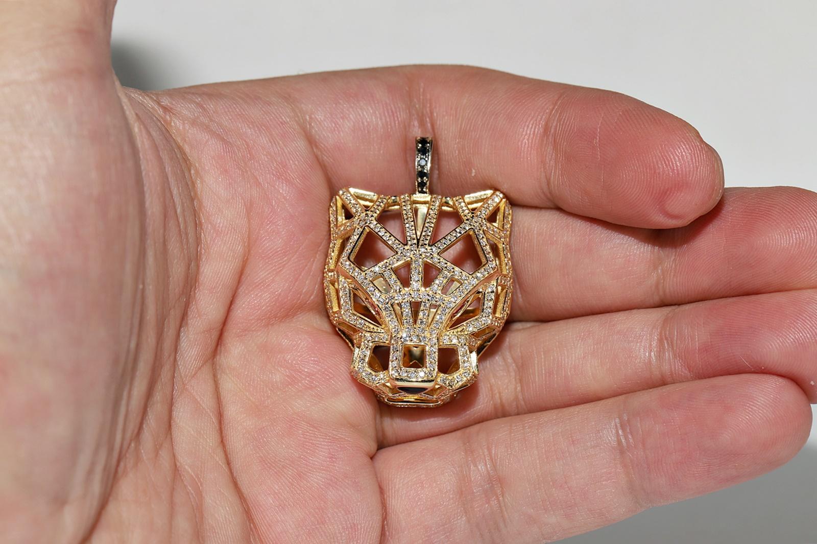 Vintage Circa 1990s 18k Gold Natural Diamond And Ruby Leopard Head Pendant For Sale 5