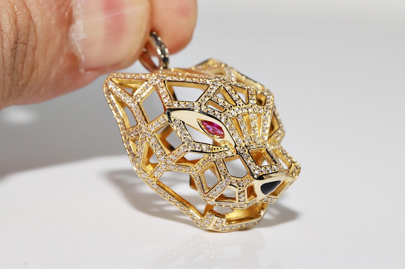 Retro Vintage Circa 1990s 18k Gold Natural Diamond And Ruby Leopard Head Pendant For Sale