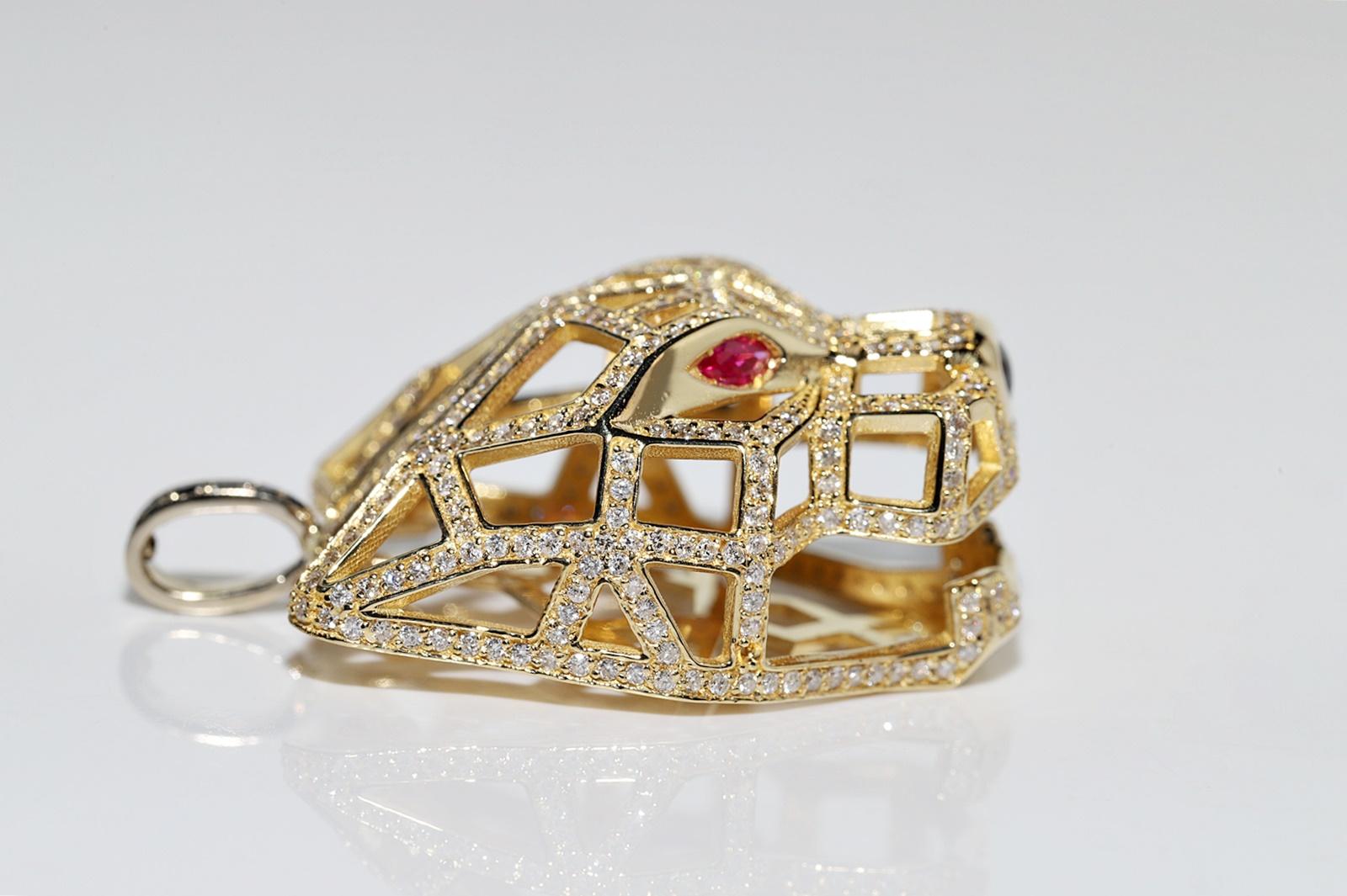 Women's Vintage Circa 1990s 18k Gold Natural Diamond And Ruby Leopard Head Pendant For Sale