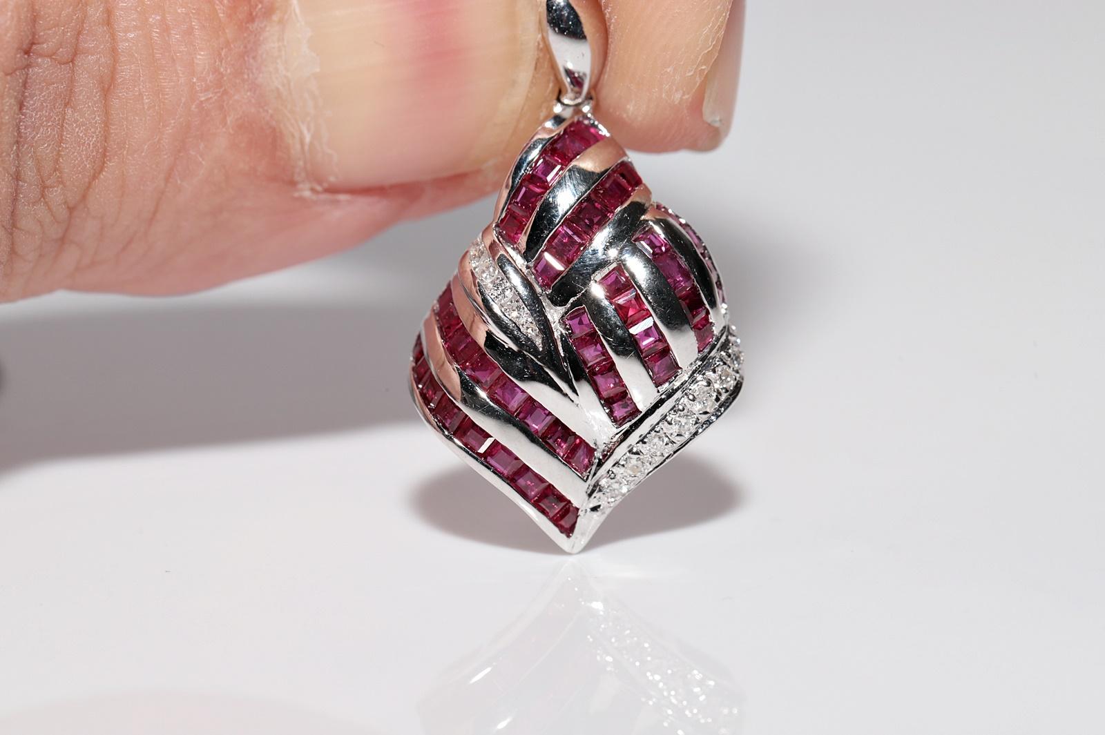 Vintage CIRCA 1990er Jahre 18k Gold Natürlicher Diamant und  Rubin-Anhänger  Halskette im Angebot 6