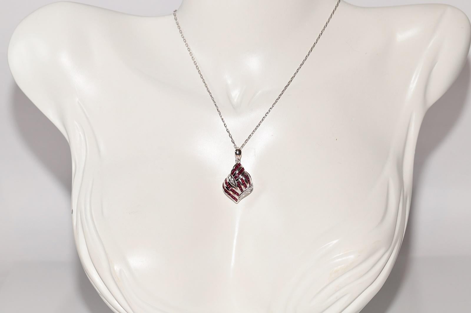 Retro Vintage Circa 1990s 18k Gold Natural Diamond And  Ruby Pendant  Necklace For Sale