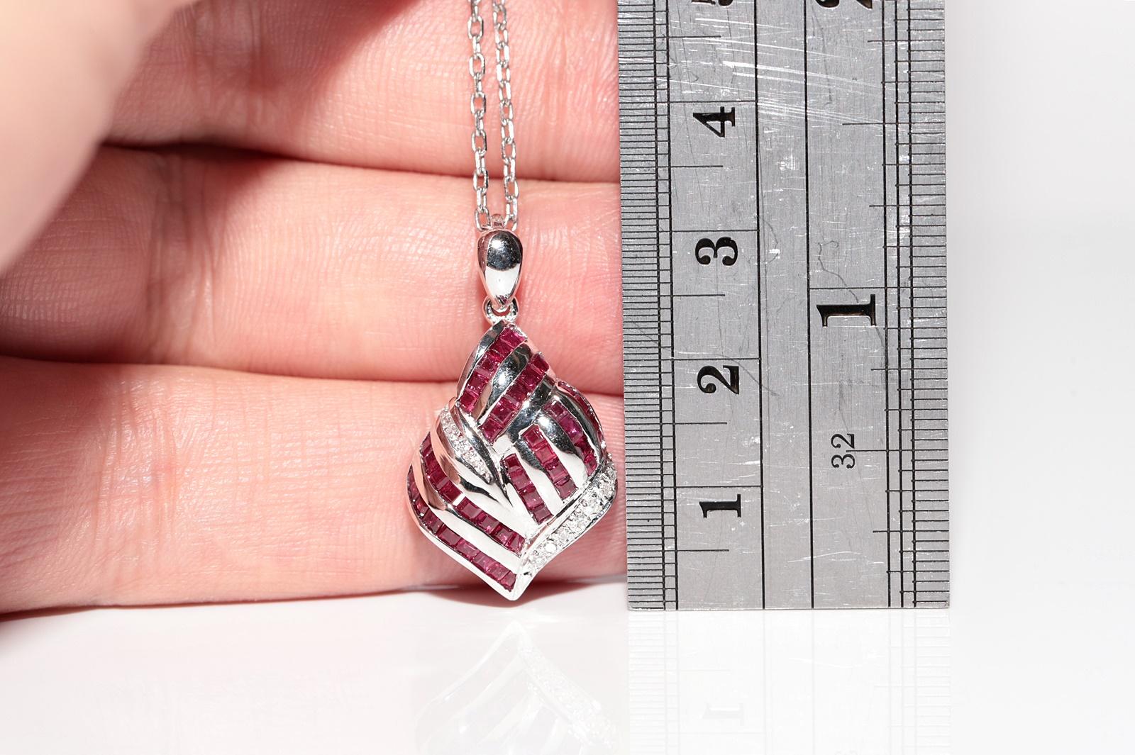 Women's Vintage Circa 1990s 18k Gold Natural Diamond And  Ruby Pendant  Necklace For Sale
