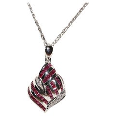 Vintage Circa 1990s 18k Gold Natural Diamond And  Ruby Pendant  Necklace