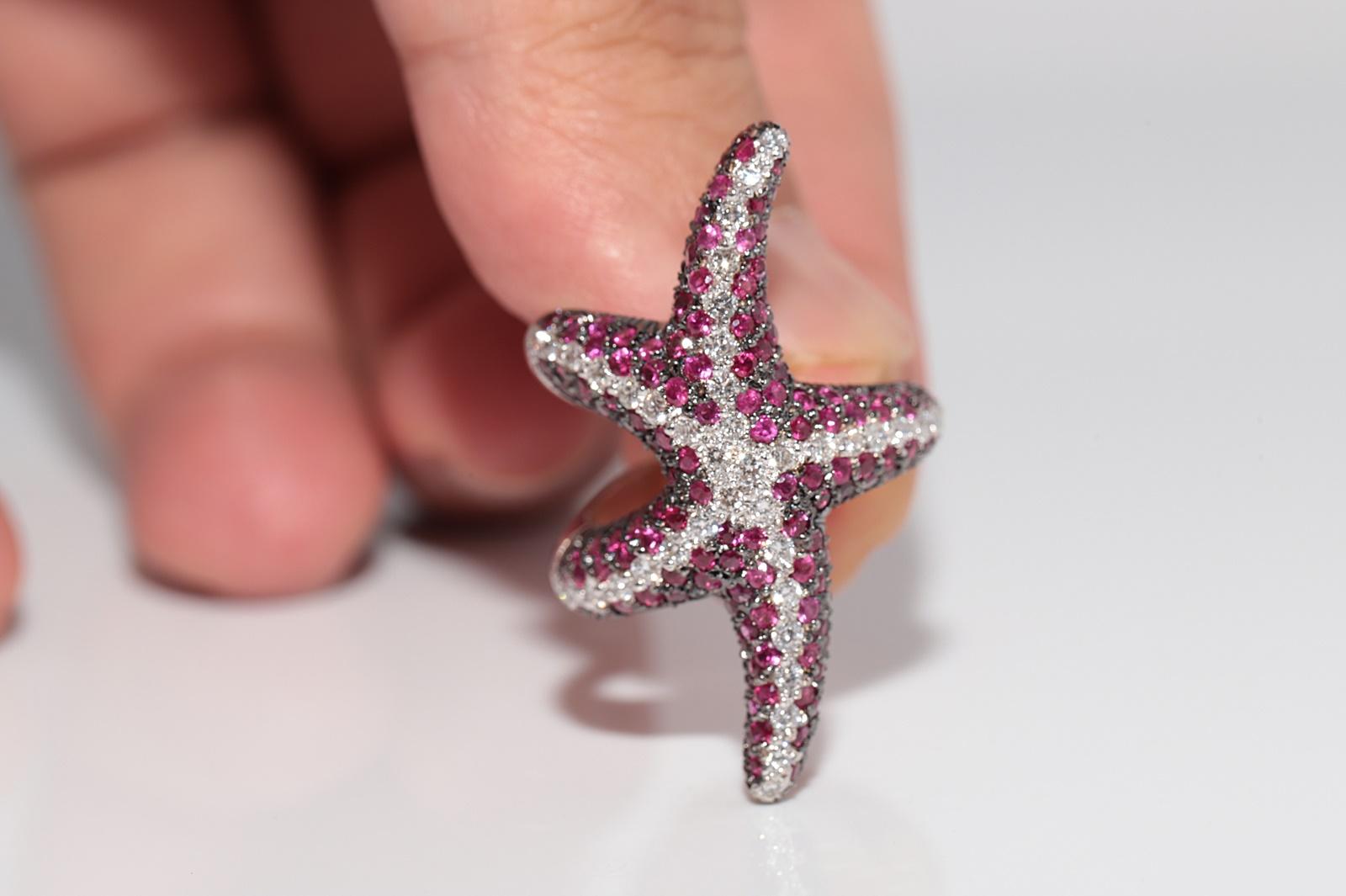 Vintage Circa 1990s 18k Gold Natural Diamond And Ruby Starfish Design Ring For Sale 8