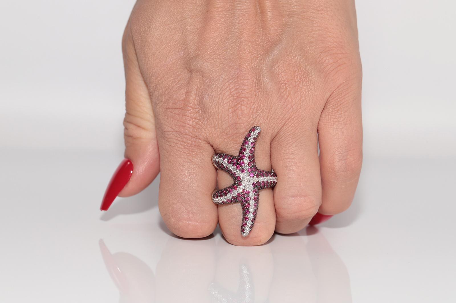 Artisan Vintage Circa 1990s 18k Gold Natural Diamond And Ruby Starfish Design Ring For Sale