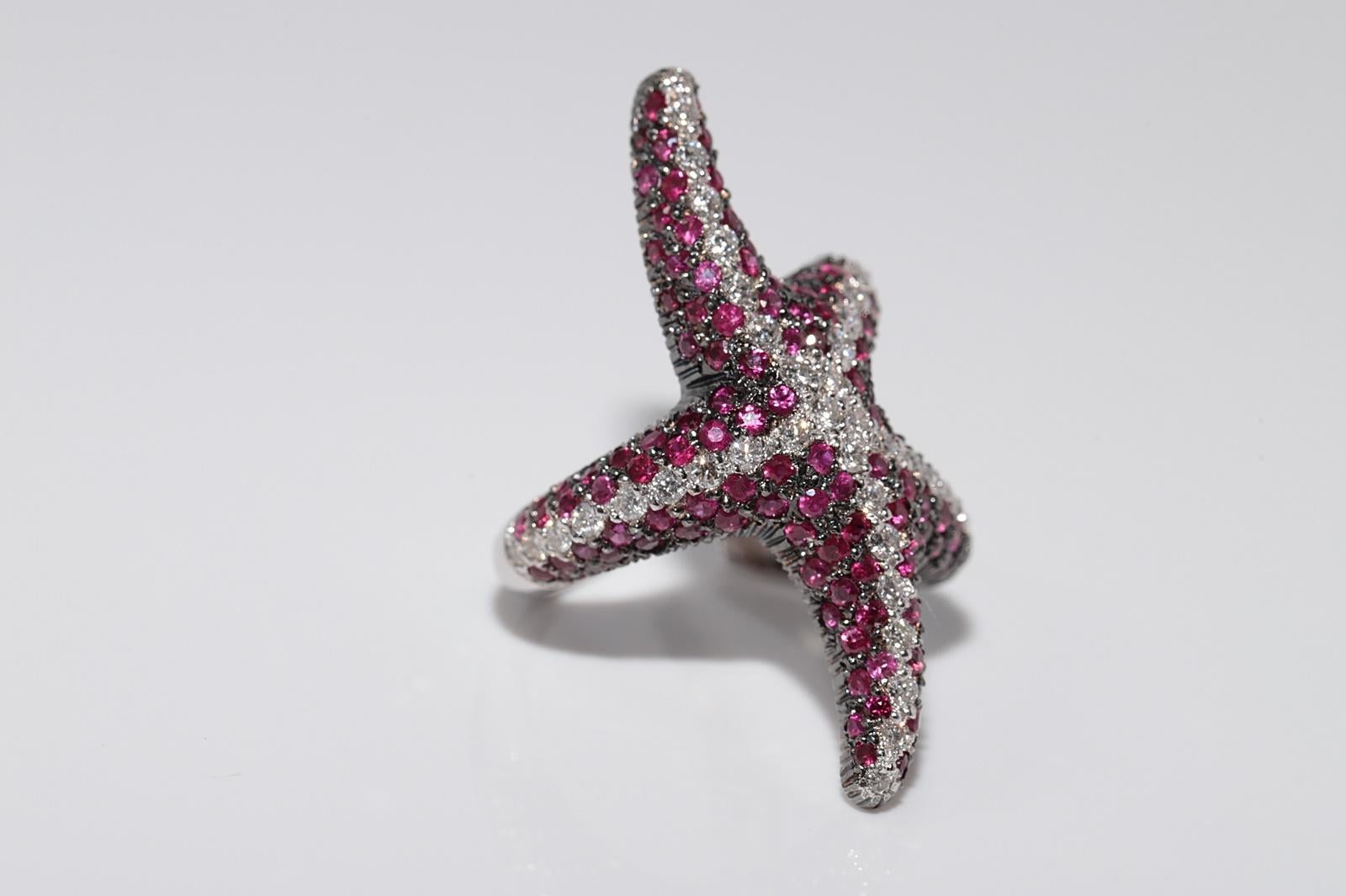 Vintage Circa 1990s 18k Gold Natural Diamond And Ruby Starfish Design Ring For Sale 1