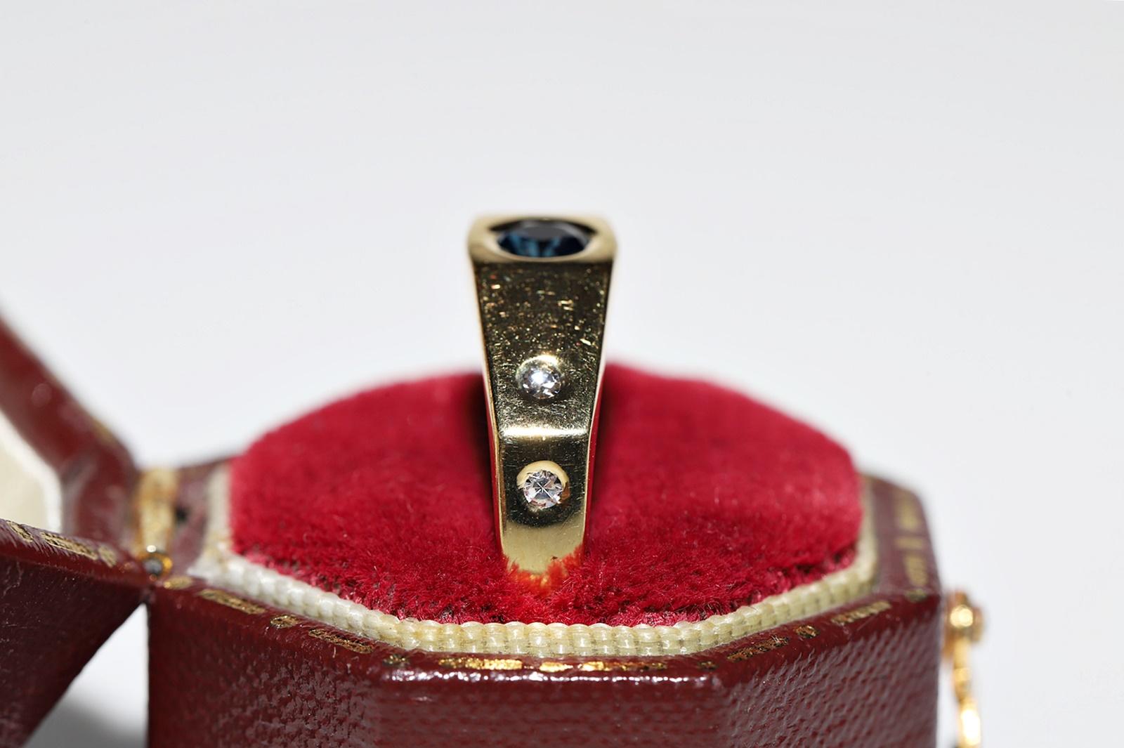 Vintage Circa 1990er Jahre 18k Gold Natürlicher Diamant und Saphir Dekorierter Ring  Damen im Angebot