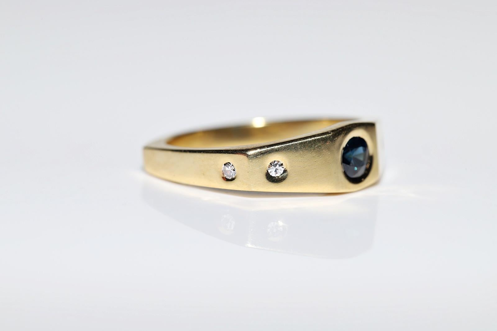 Vintage Circa 1990s 18k Gold Natural Diamond And Sapphire Decorated Ring  For Sale 2
