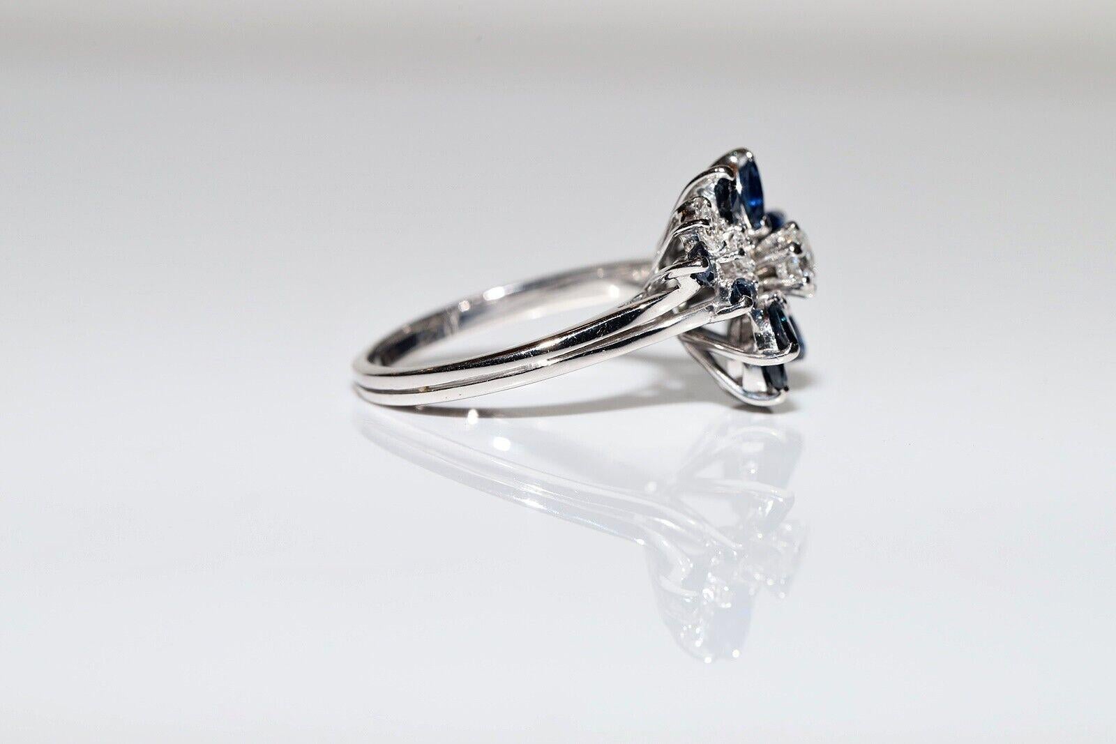 Vintage Circa 1990s 18k Gold Natural Diamond And Sapphire Decorated Ring For Sale 2