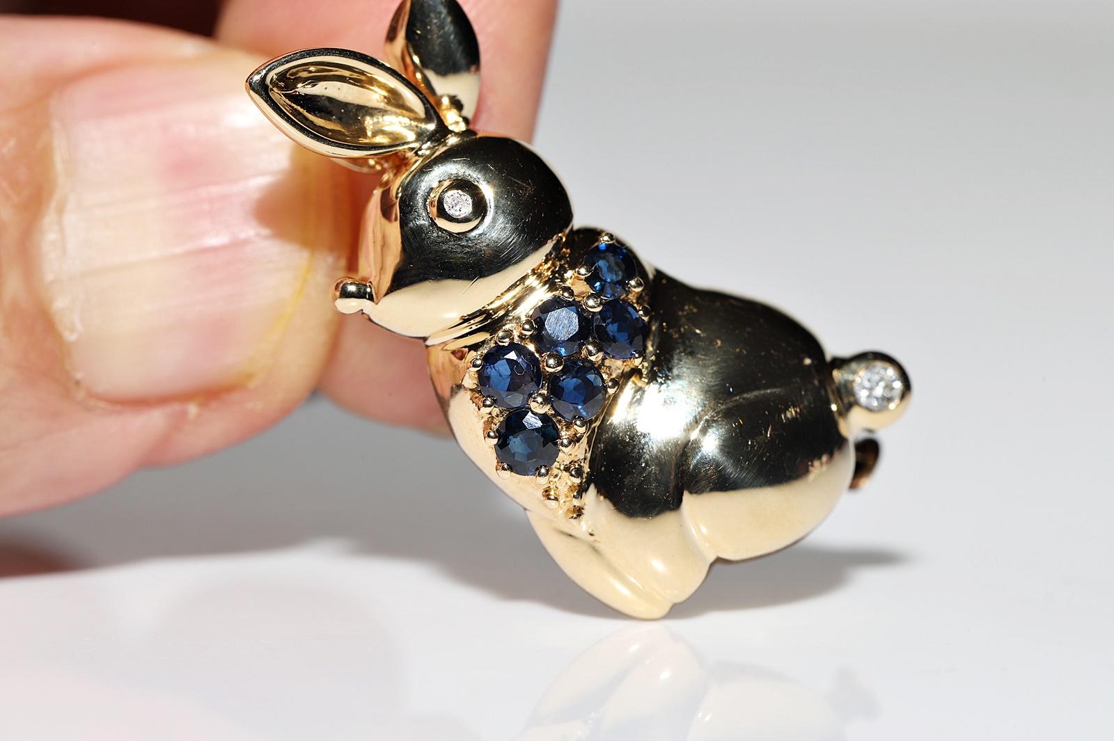 Vintage Circa 1990s 18k Gold Natural Diamond And Sapphire  Rabbit Brooch In Good Condition For Sale In Fatih/İstanbul, 34