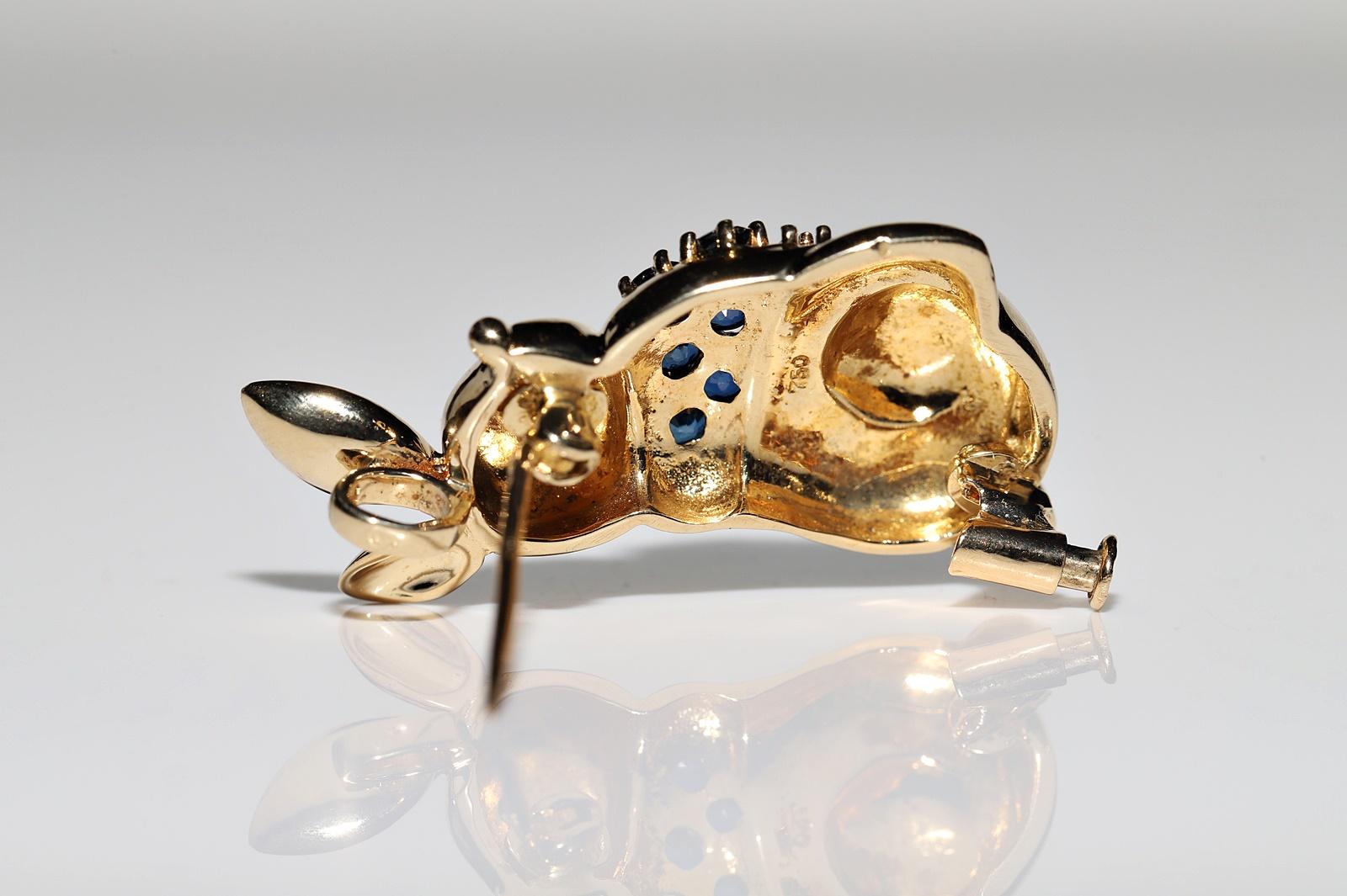 Women's Vintage Circa 1990s 18k Gold Natural Diamond And Sapphire  Rabbit Brooch For Sale