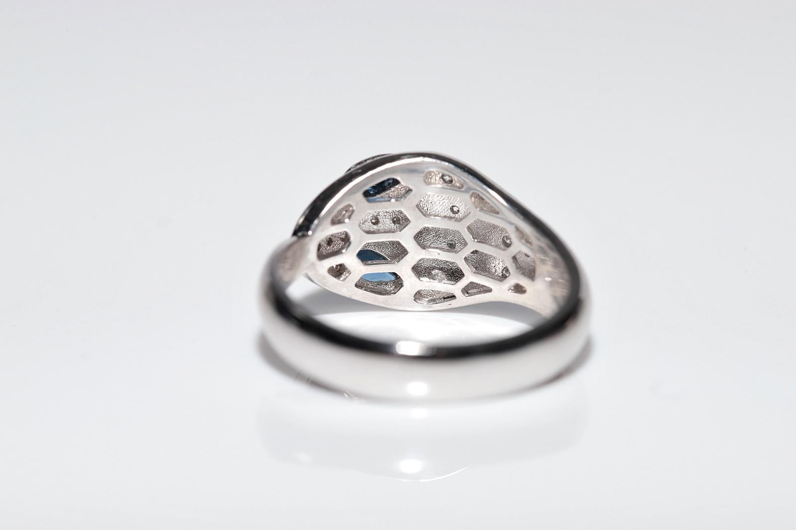 Vintage Circa 1990s 18k Gold Natural Diamond And Sapphire Snake Ring For Sale 1