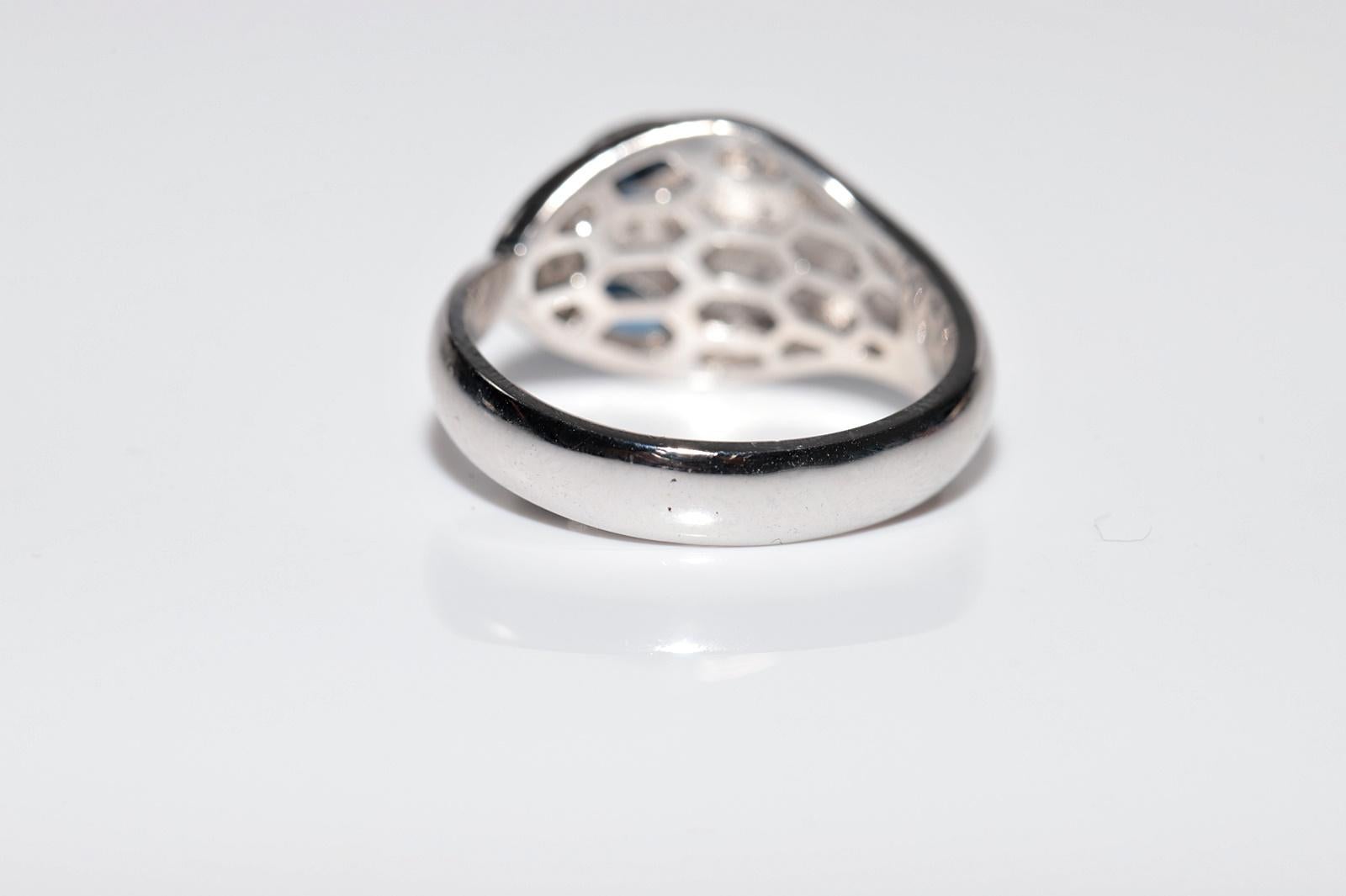 Vintage Circa 1990s 18k Gold Natural Diamond And Sapphire Snake Ring For Sale 2
