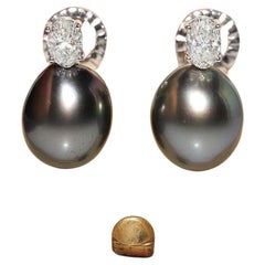 Vintage Circa 1990s 18k Gold Natural Diamond And Tahitian Pearl Earring