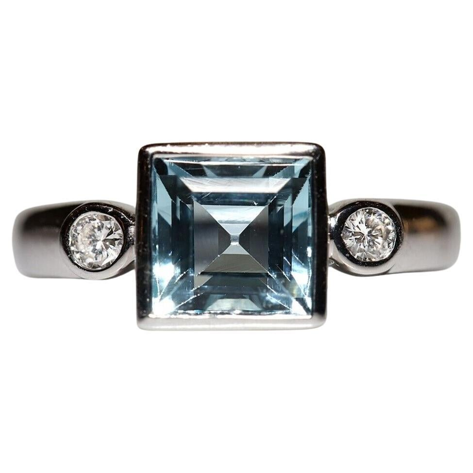 Vintage Circa 1990s 18k Gold Natural Diamond Aquamarine Decorated Strong Ring