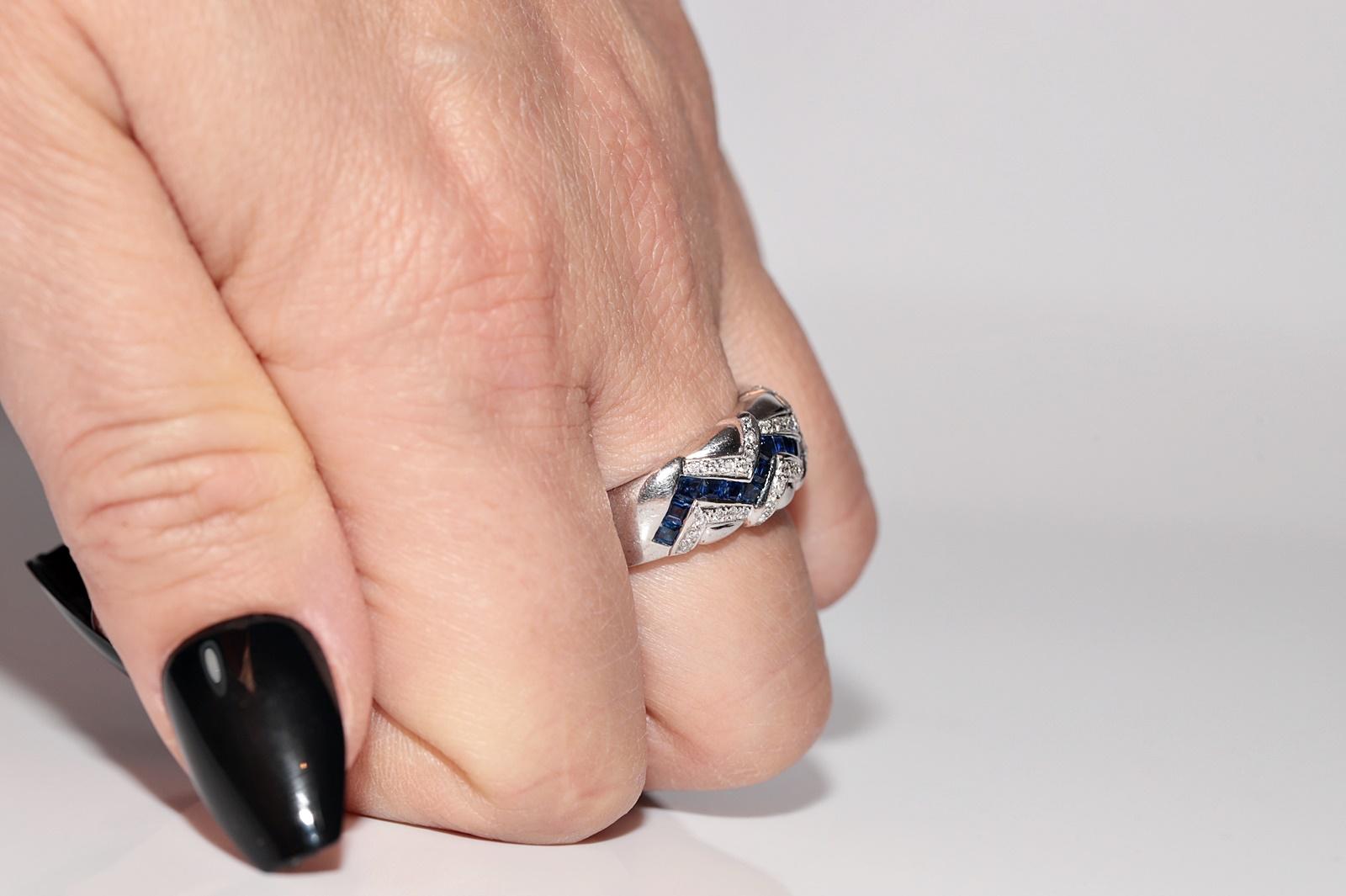 Vintage Circa 1990s 18k Gold Natural Diamond Baguette Cut Sapphire Ring en vente 9