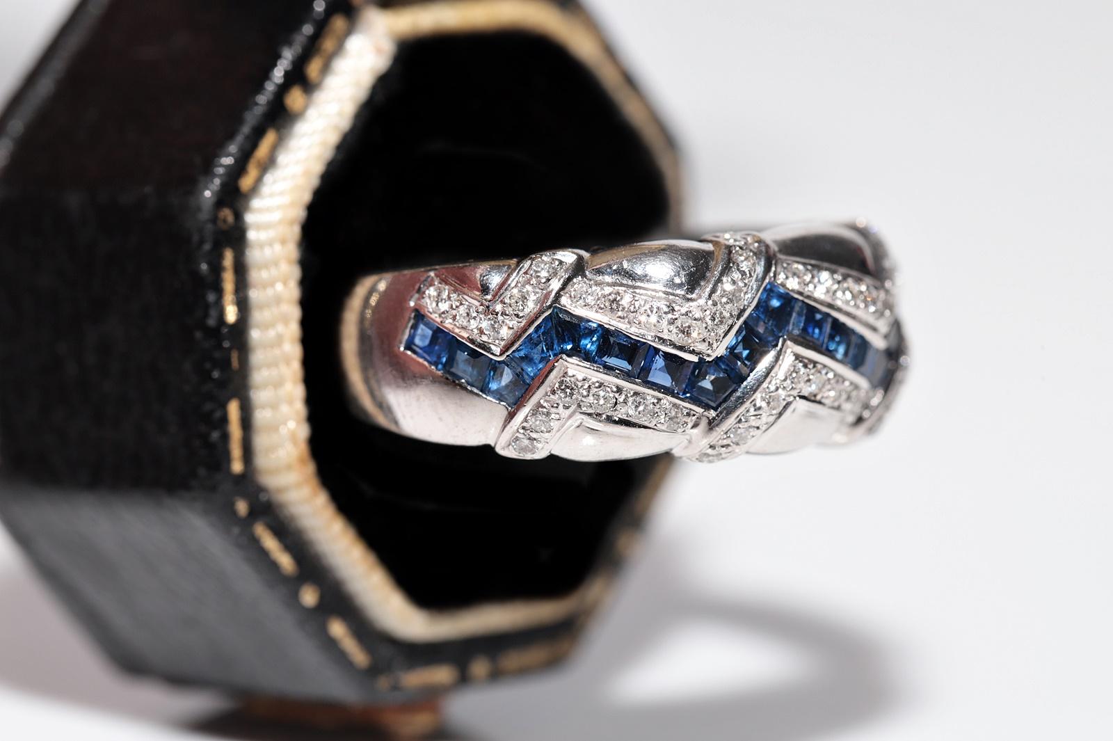 Rétro Vintage Circa 1990s 18k Gold Natural Diamond Baguette Cut Sapphire Ring en vente