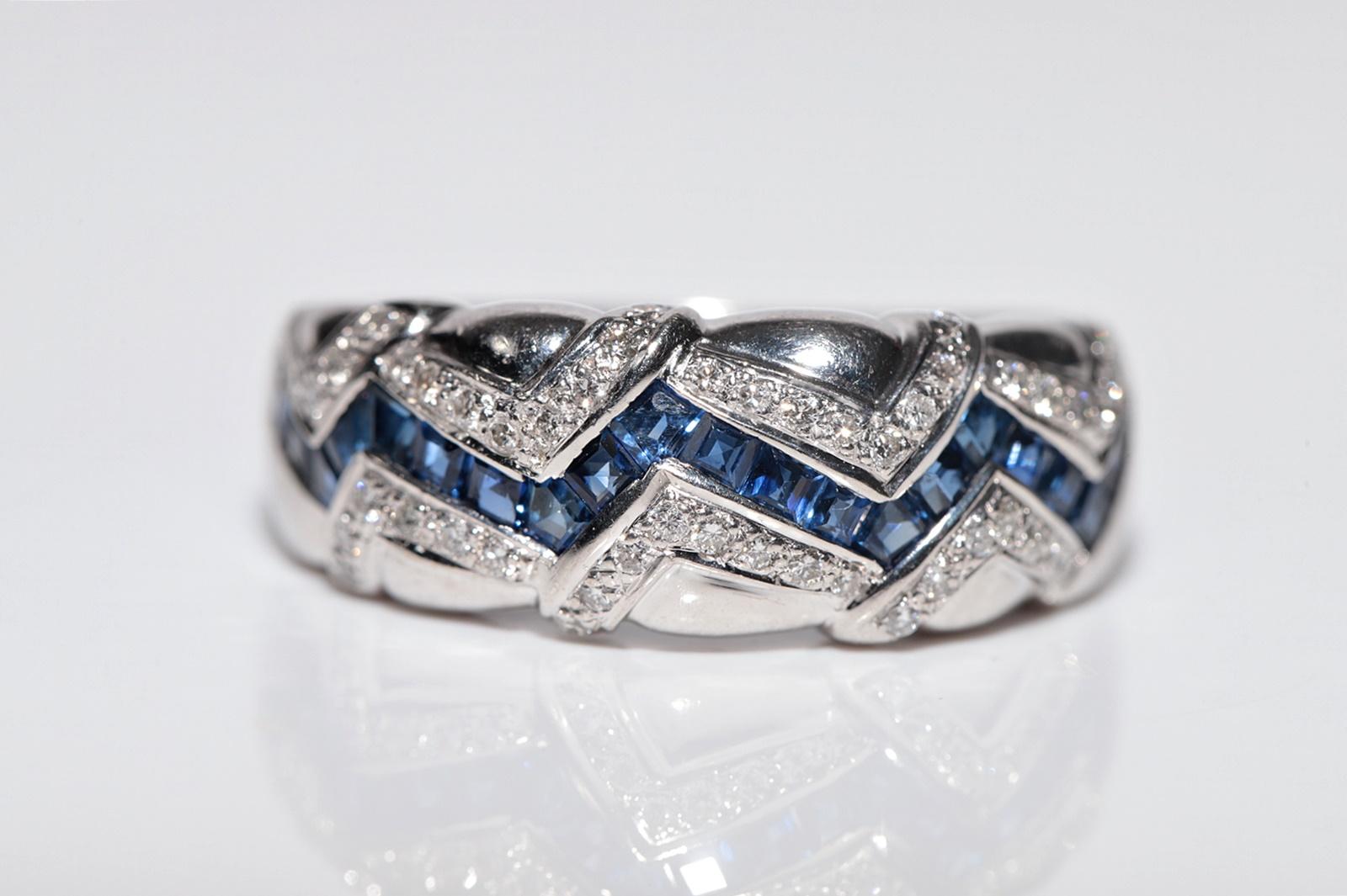 Taille brillant Vintage Circa 1990s 18k Gold Natural Diamond Baguette Cut Sapphire Ring en vente
