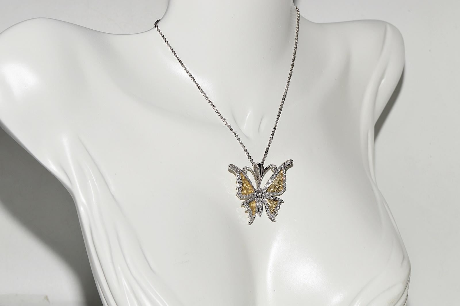 Brilliant Cut Vintage Circa 1990s 18k Gold Natural Diamond Butterfly Pendant Necklace For Sale