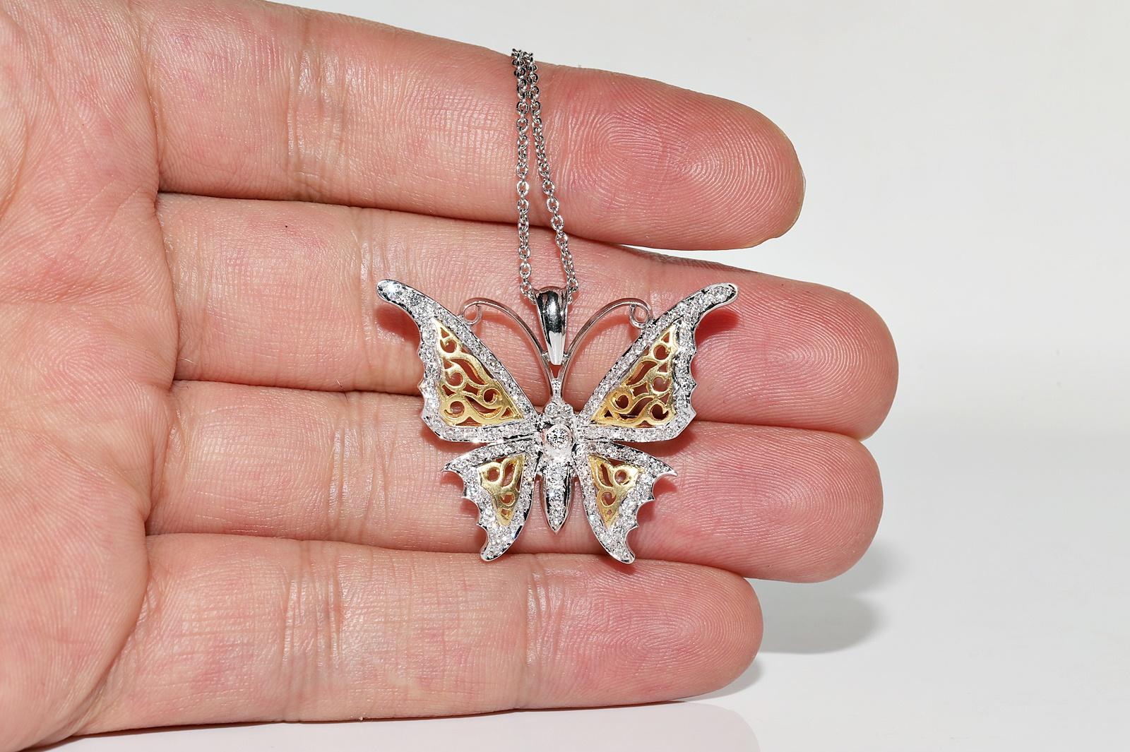 Women's Vintage Circa 1990s 18k Gold Natural Diamond Butterfly Pendant Necklace For Sale