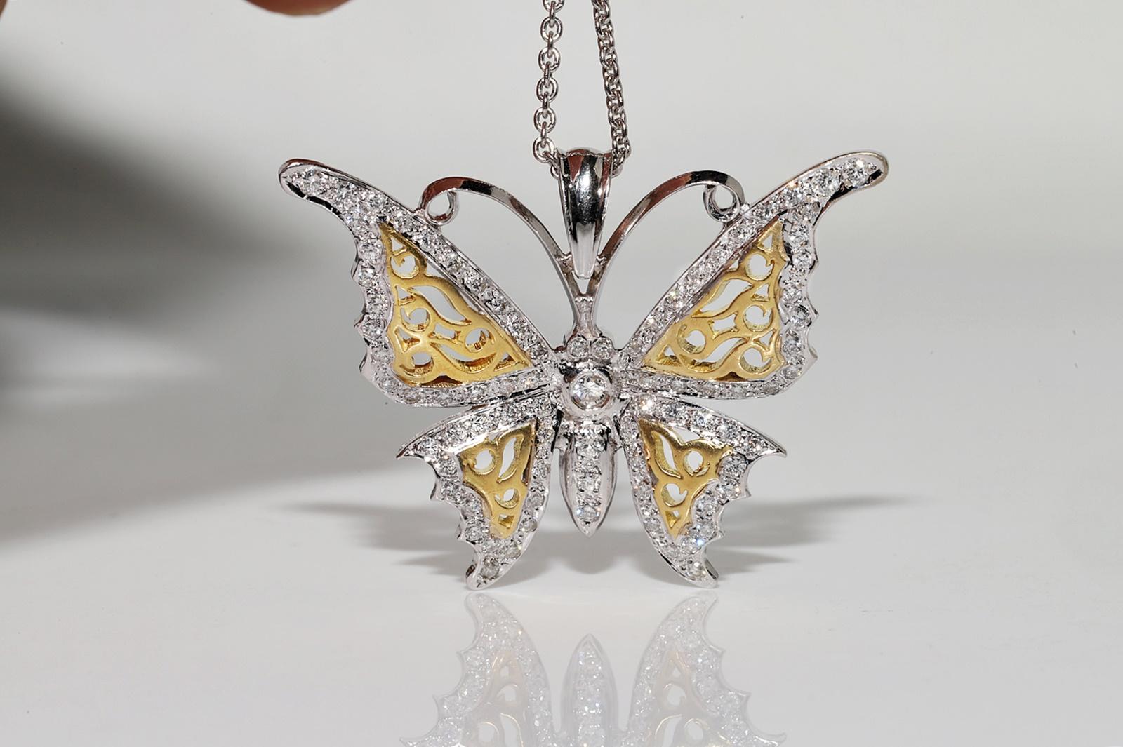 Vintage Circa 1990s 18k Gold Natural Diamond Butterfly Pendant Necklace For Sale 1