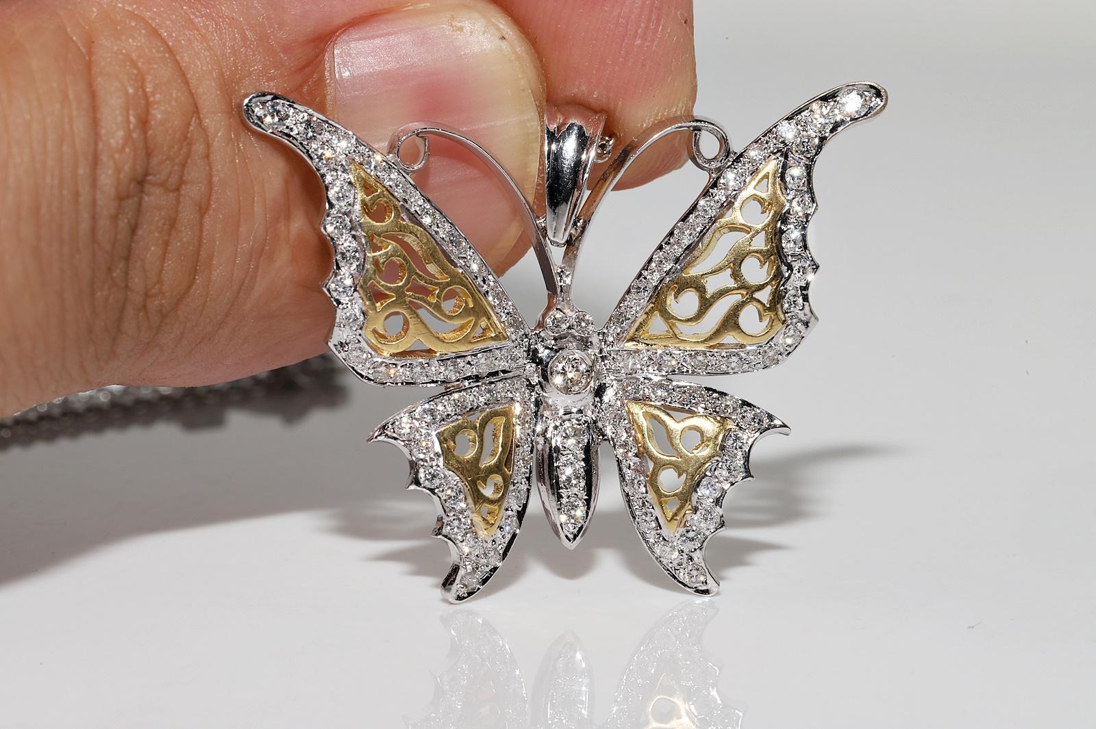 Vintage Circa 1990s 18k Gold Natural Diamond Butterfly Pendant Necklace For Sale 3
