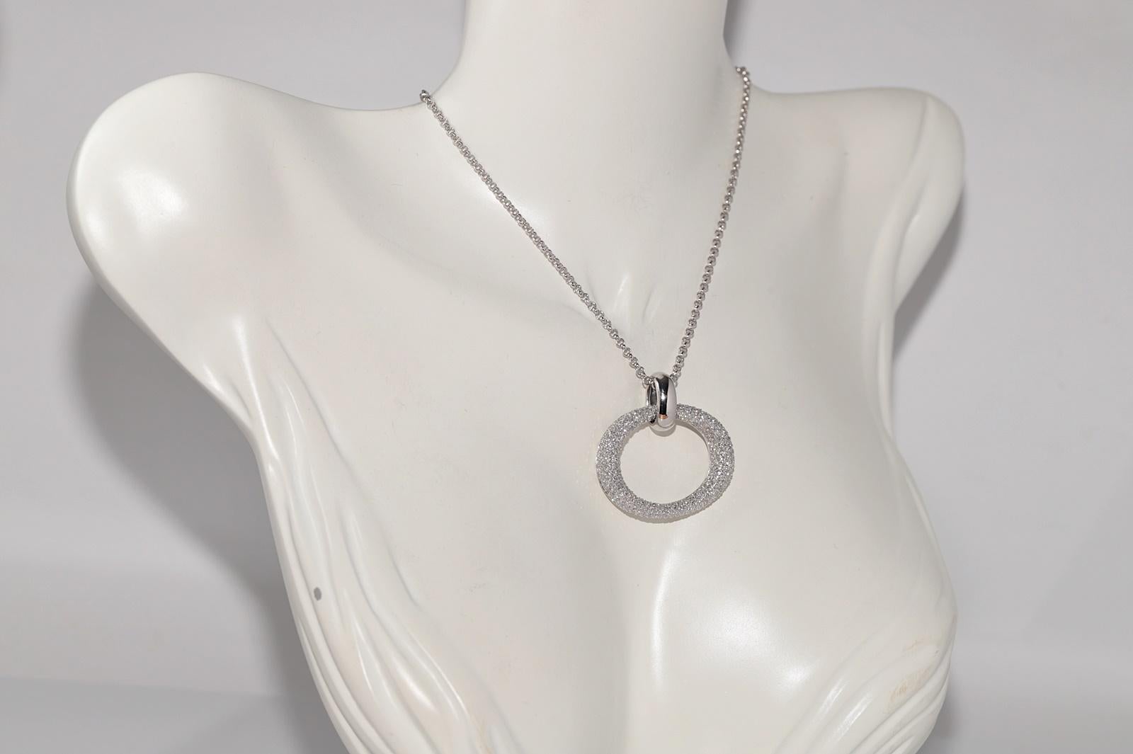 Brilliant Cut Vintage Circa 1990s 18k Gold Natural Diamond Circle Design Pendant  Necklace For Sale