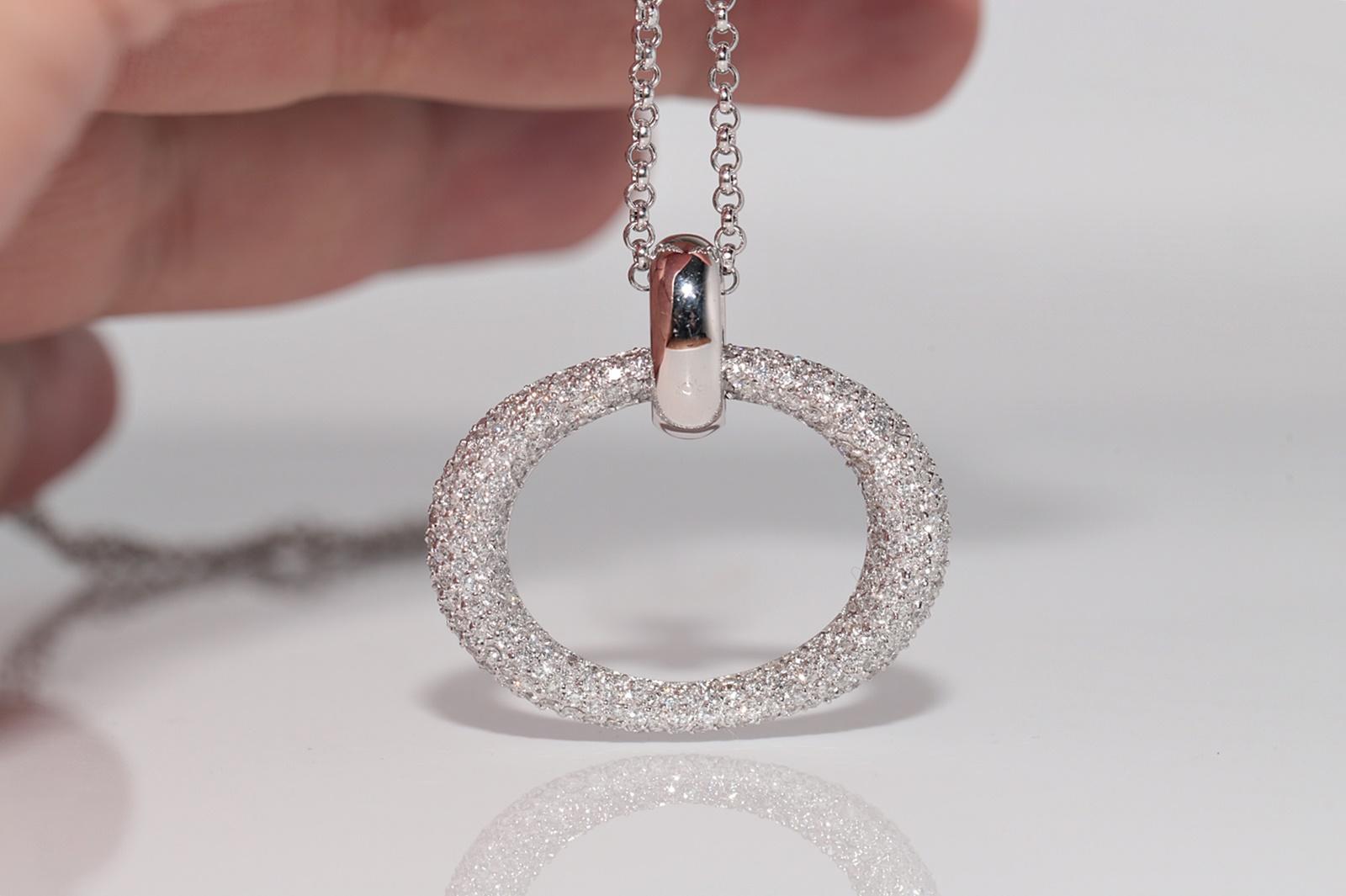 Vintage Circa 1990s 18k Gold Natural Diamond Circle Design Pendant  Necklace In Good Condition For Sale In Fatih/İstanbul, 34