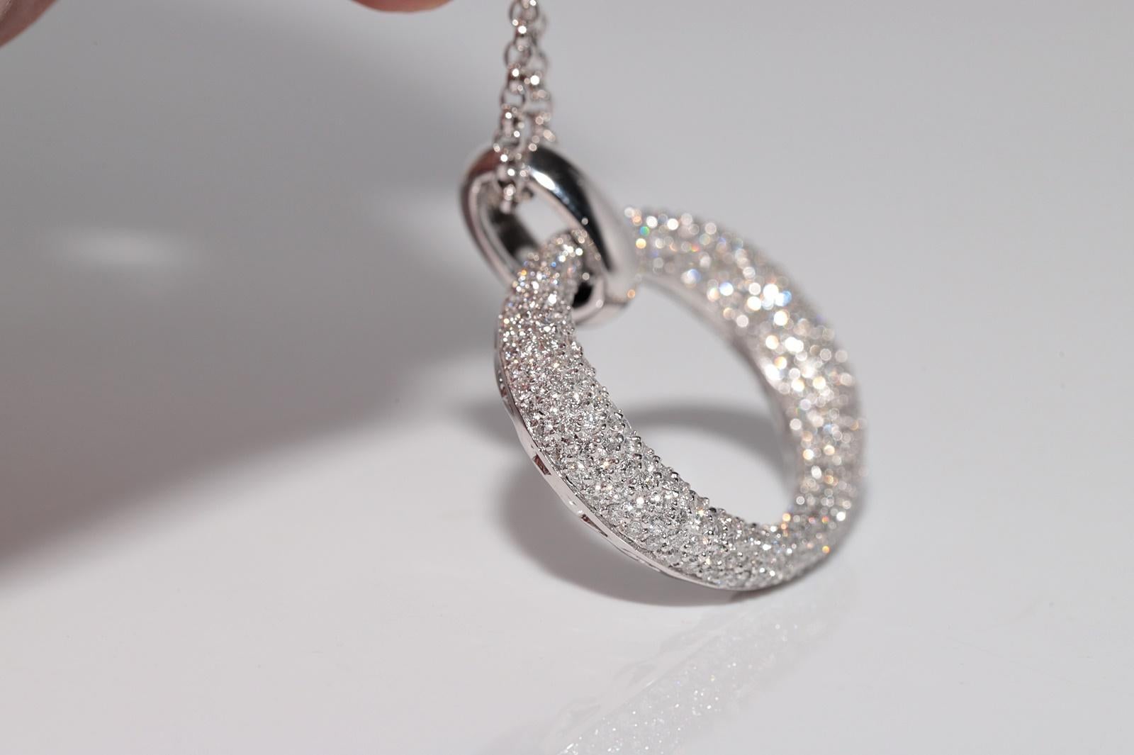 Vintage Circa 1990s 18k Gold Natural Diamond Circle Design Pendant  Necklace For Sale 2
