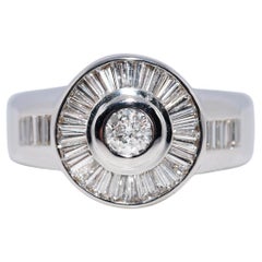 Vintage Circa 1990s 18k Gold Natural Diamond Decorared Round Design Ring