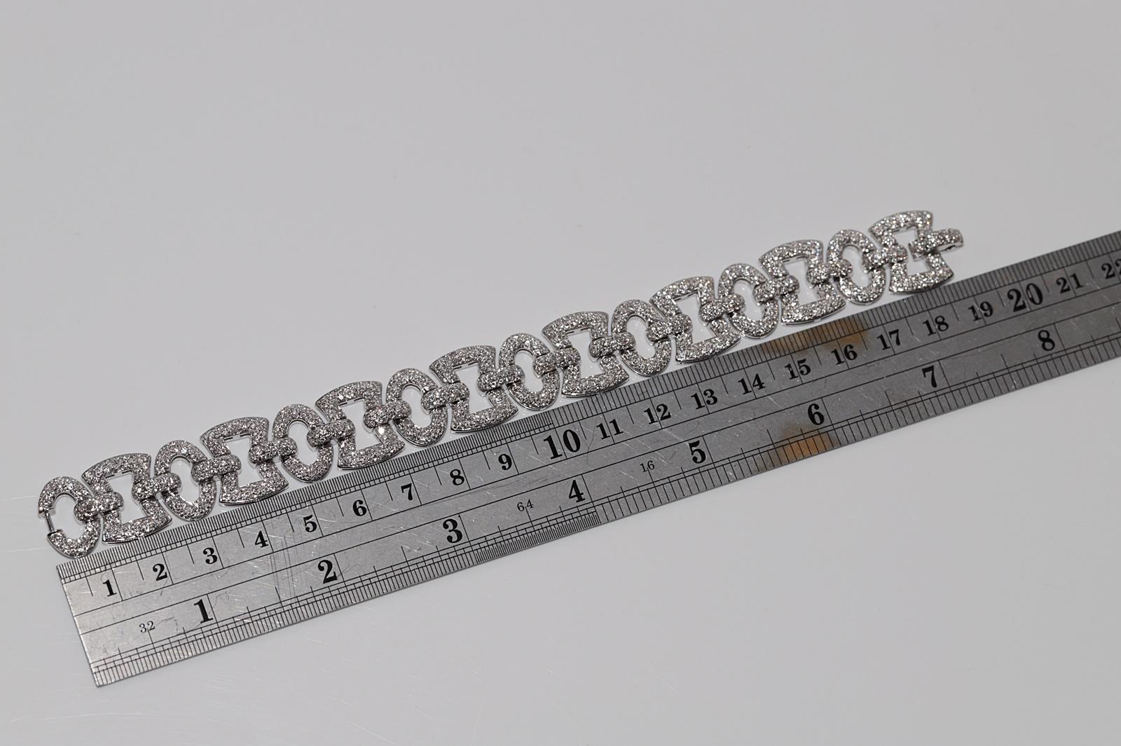 Bracciale stupefacente d'epoca, circa anni '90, in oro 18k con diamanti naturali decorati in vendita 1