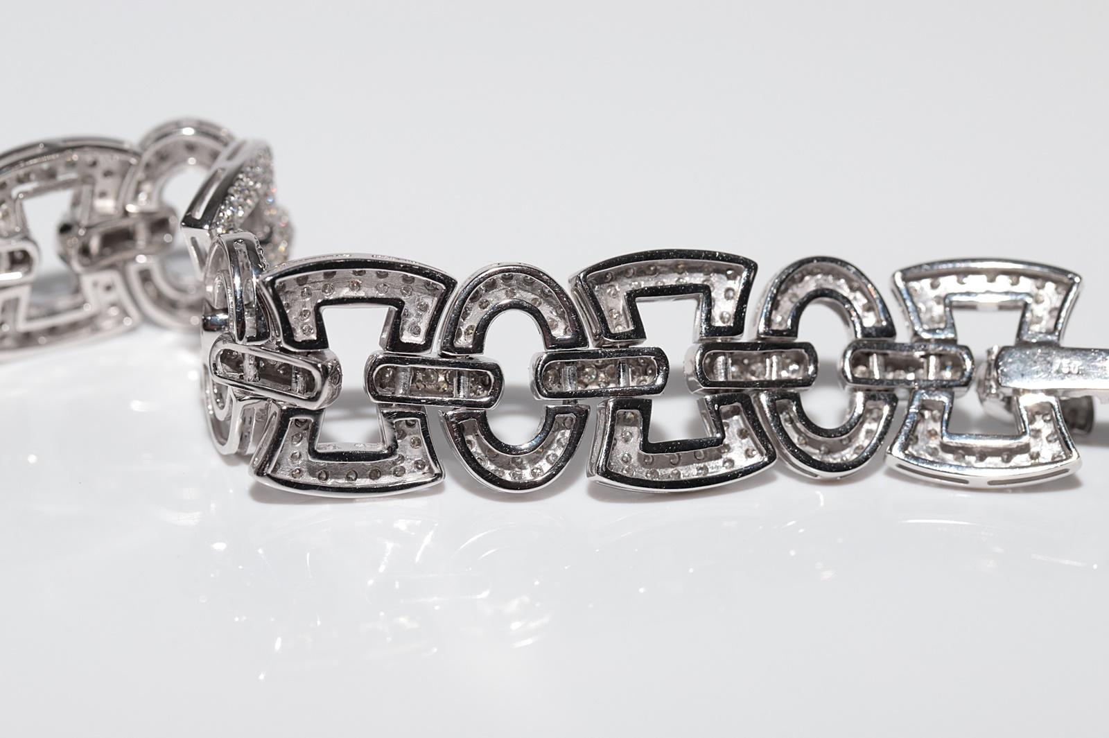 Vintage Circa 1990s 18k Gold Natural Diamond Decorated Amazing Bracelet For Sale 3