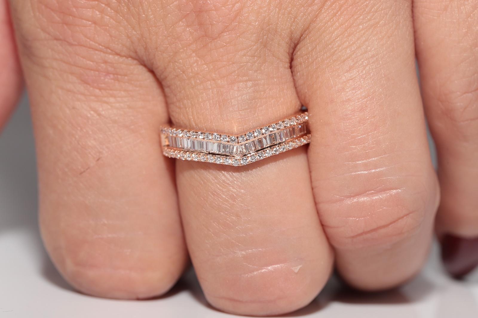 Vintage Circa 1990er Jahre 18k Gold Natürlicher Diamant Dekorierter Vintage-Ring (Baguetteschliff) im Angebot