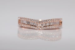 Vintage Circa 1990s 18k Gold Natural Diamond Decorated Band Ring