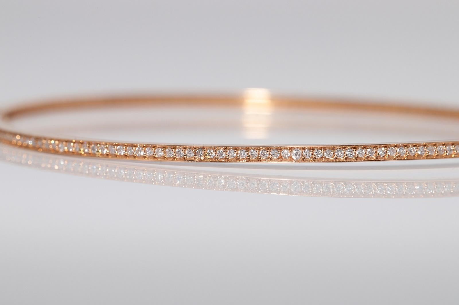 Vintage CIRCA 1990er Jahre 18k Gold natürlichen Diamanten verziert Armreif Armband im Angebot 4