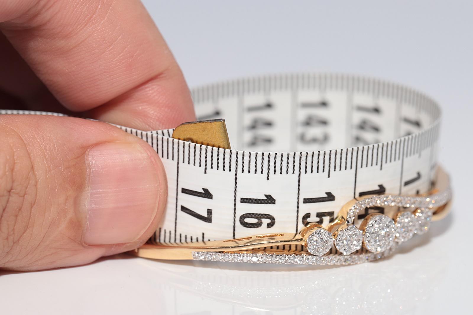 Vintage CIRCA 1990er Jahre 18k Gold natürlichen Diamanten verziert Armreif Armband im Angebot 7