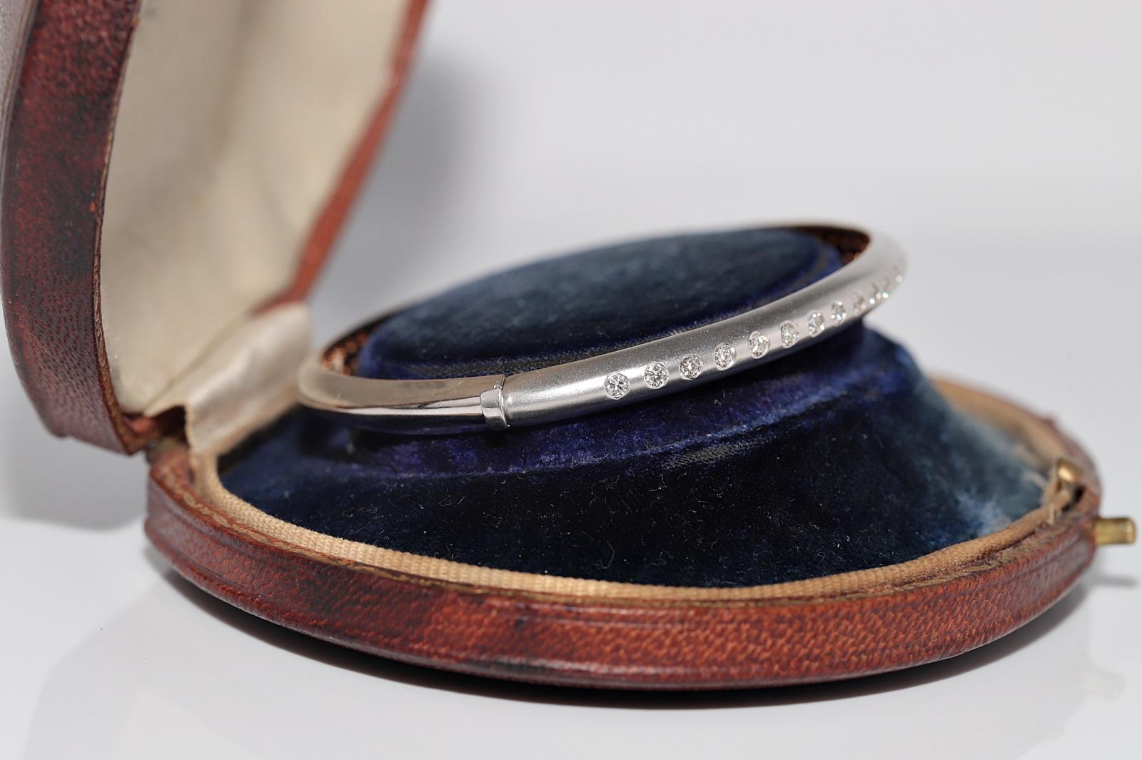 Vintage CIRCA 1990er Jahre 18k Gold natürlichen Diamanten verziert Armreif Armband (Brillantschliff) im Angebot