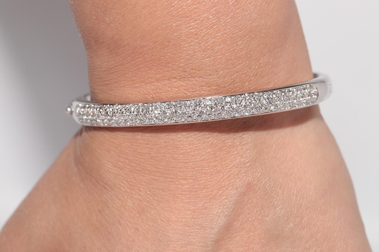 Vintage CIRCA 1990er Jahre 18k Gold natürlichen Diamanten verziert Armreif Armband (Brillantschliff) im Angebot