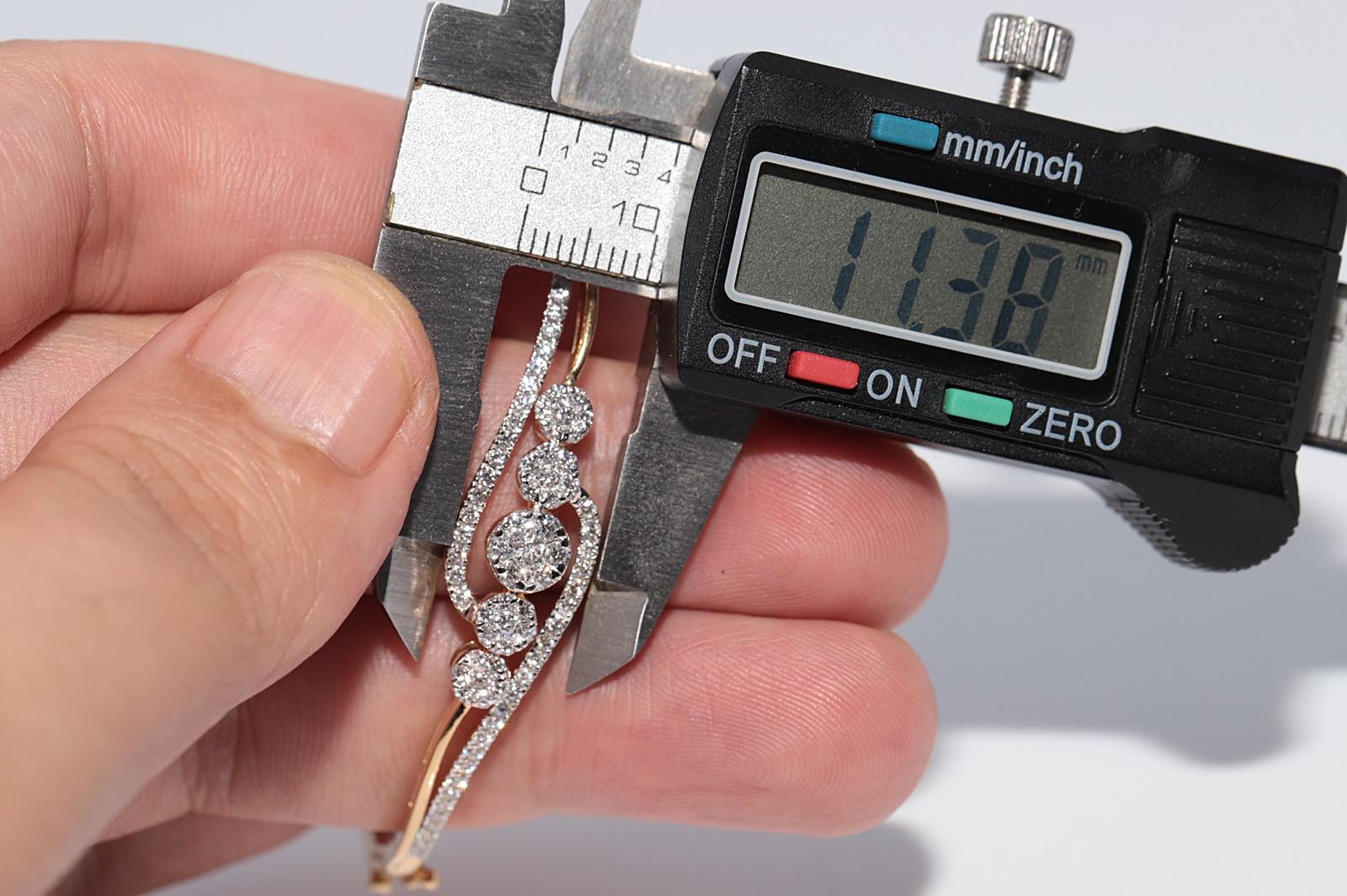 Vintage CIRCA 1990er Jahre 18k Gold natürlichen Diamanten verziert Armreif Armband Damen im Angebot