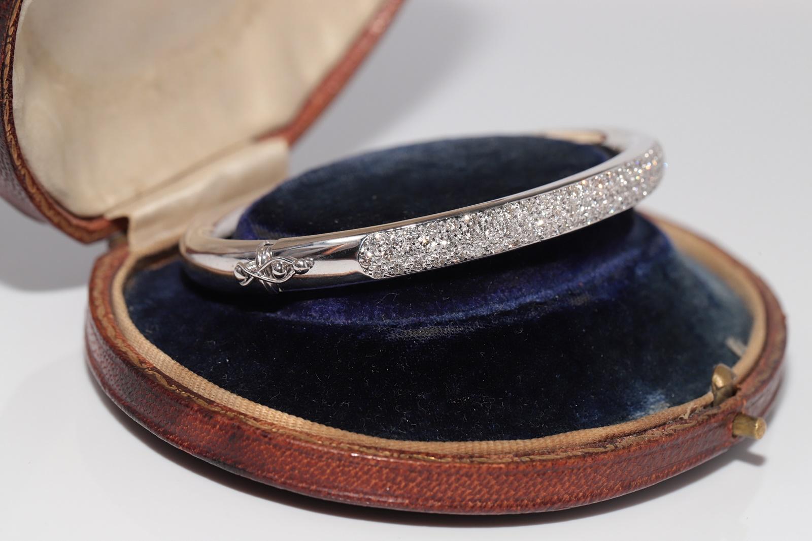 Vintage CIRCA 1990er Jahre 18k Gold natürlichen Diamanten verziert Armreif Armband im Angebot 3