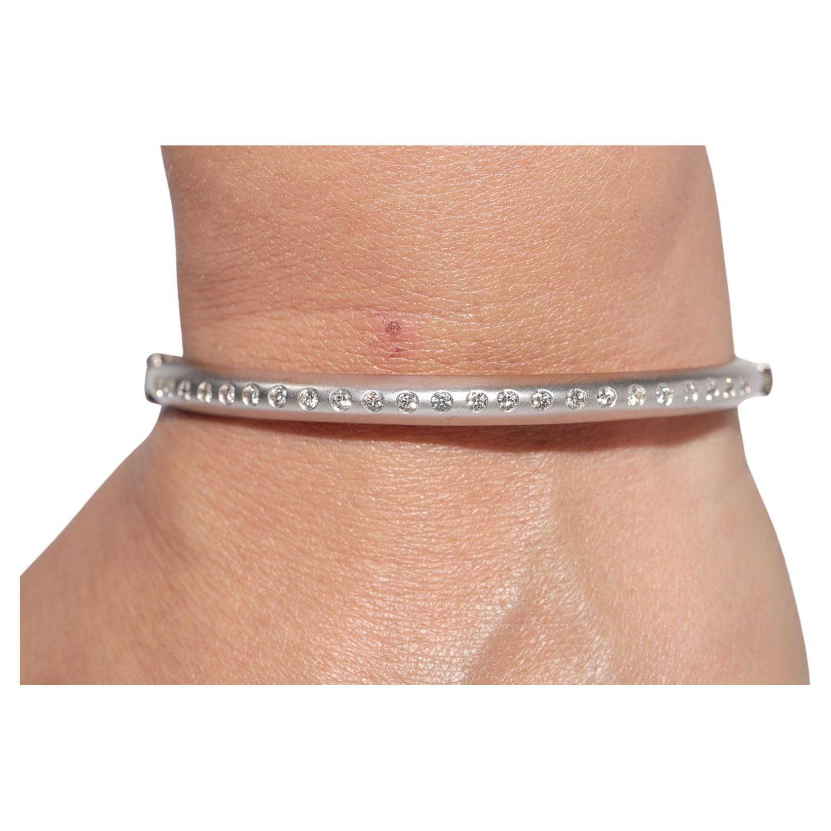Vintage CIRCA 1990er Jahre 18k Gold natürlichen Diamanten verziert Armreif Armband im Angebot