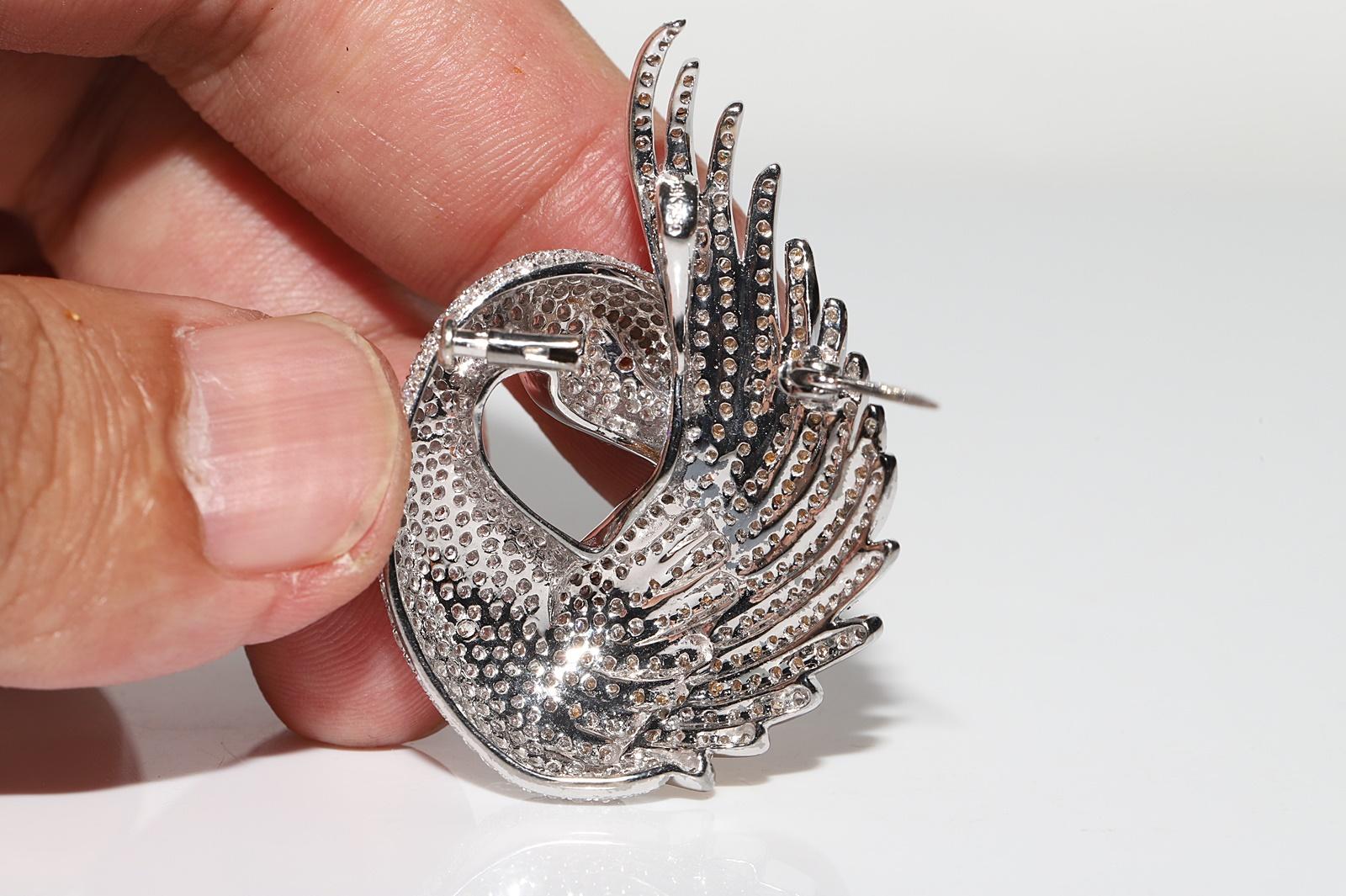 Vintage Circa 1990s 18k Gold Natural Diamond Decorated Bird Amazing Brooch For Sale 4