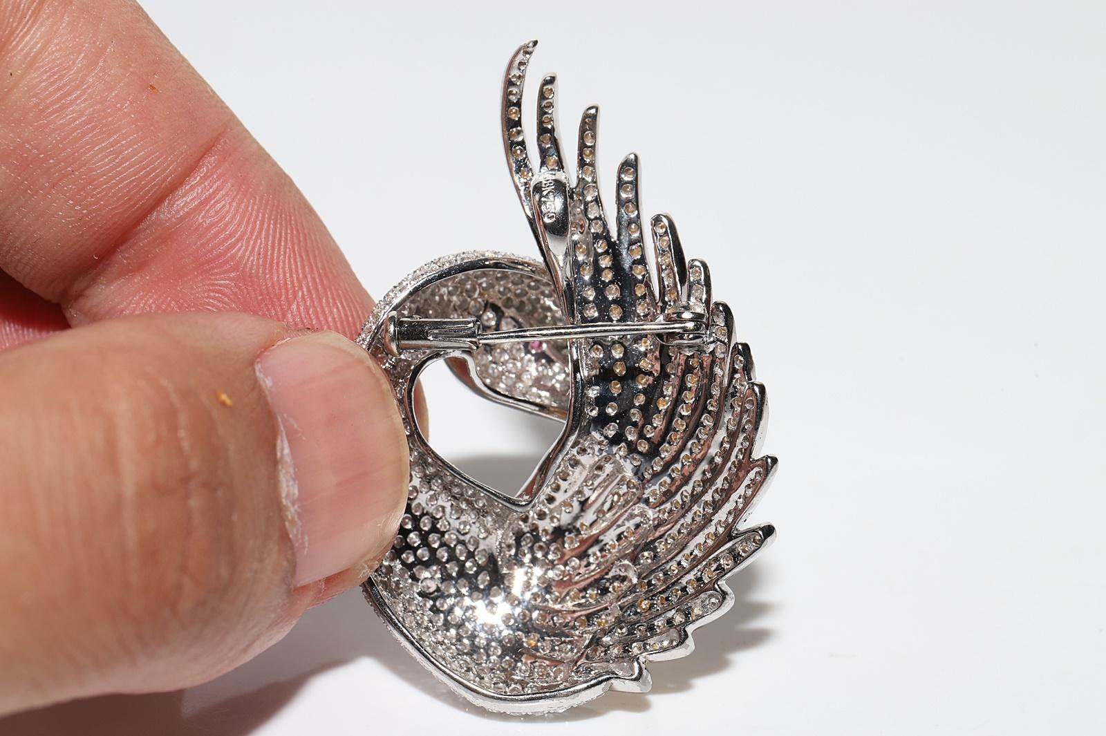 Vintage Circa 1990s 18k Gold Natural Diamond Decorated Bird Amazing Brooch For Sale 6