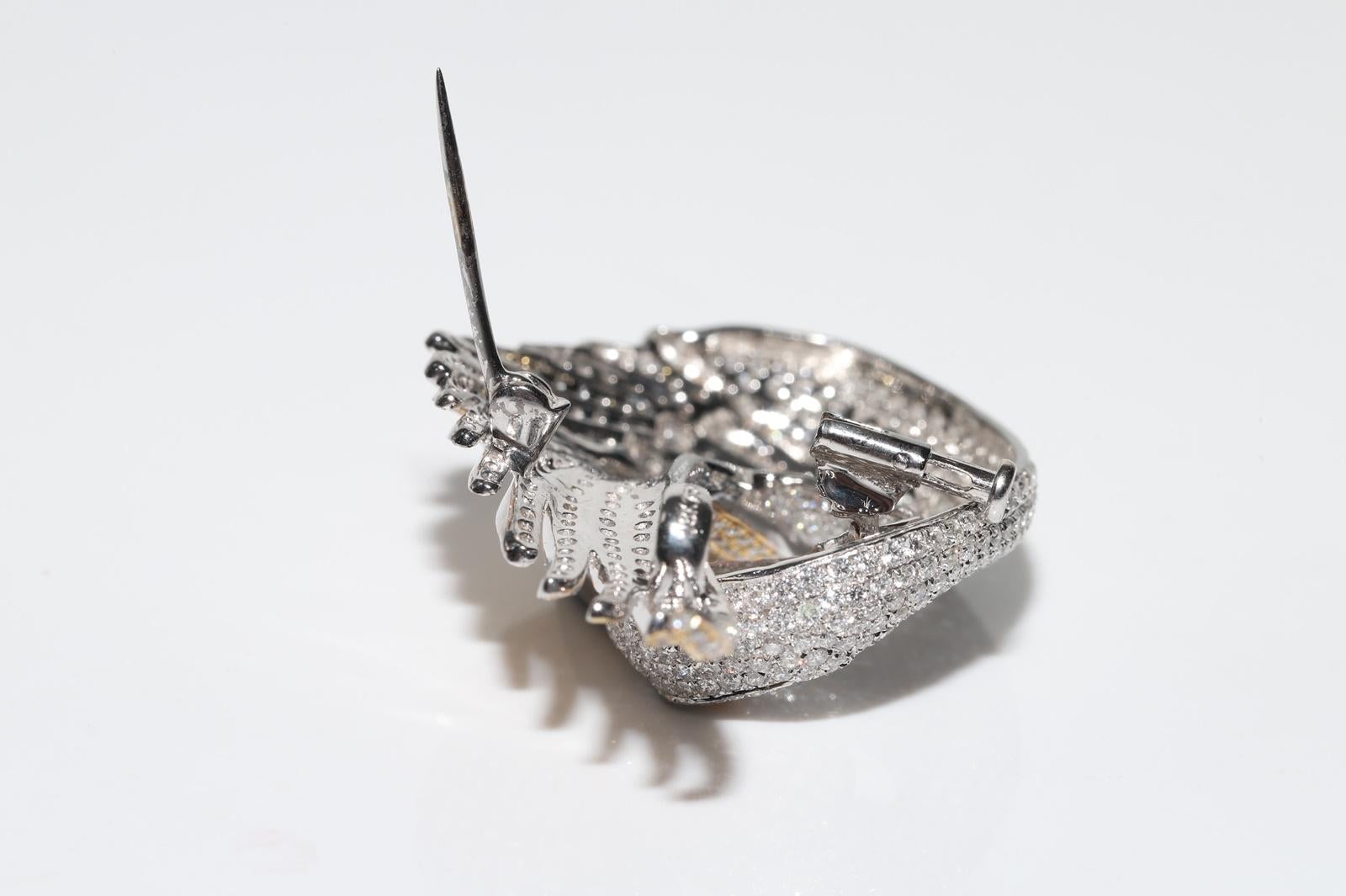 Vintage Circa 1990s 18k Gold Natural Diamond Decorated Bird Amazing Brooch For Sale 8