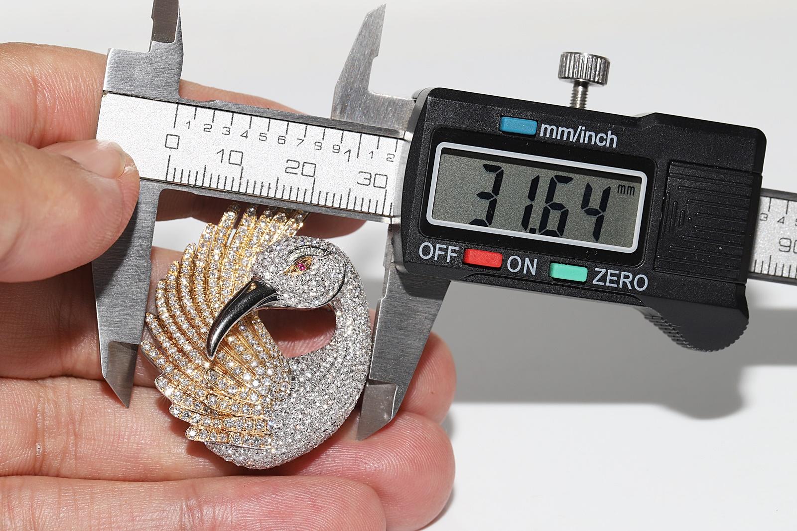 Vintage Circa 1990s 18k Gold Natural Diamond Decorated Bird Amazing Brooch For Sale 9