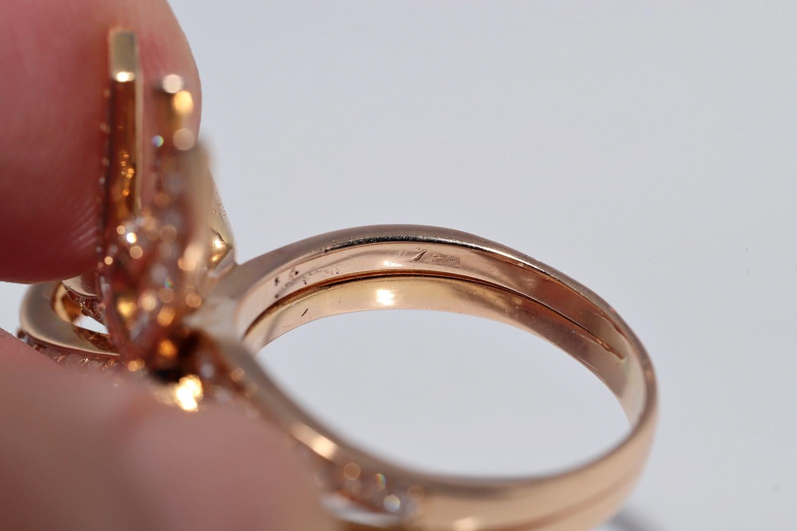 Anello d'epoca CIRCA 1990 in oro 18k con diamanti naturali e decorazione a forma di arco in vendita 4